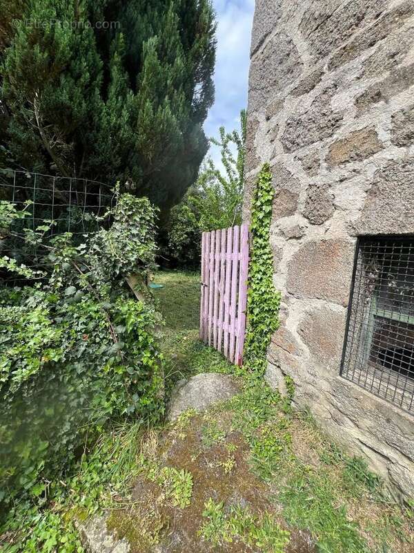 Maison à AUZANCES