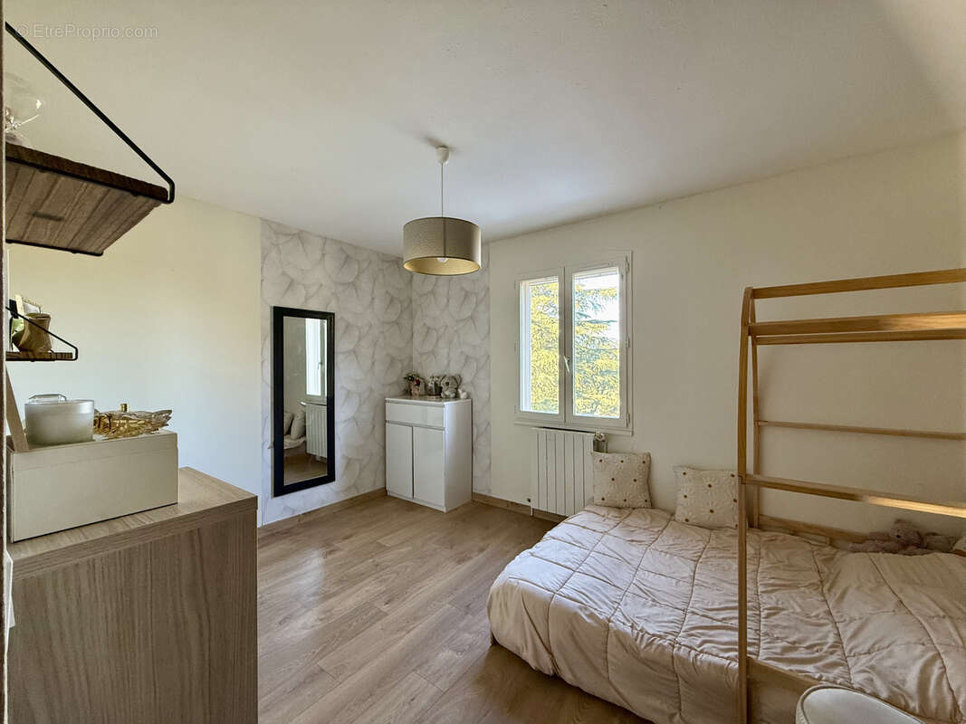 Maison à SAINT-THIBERY