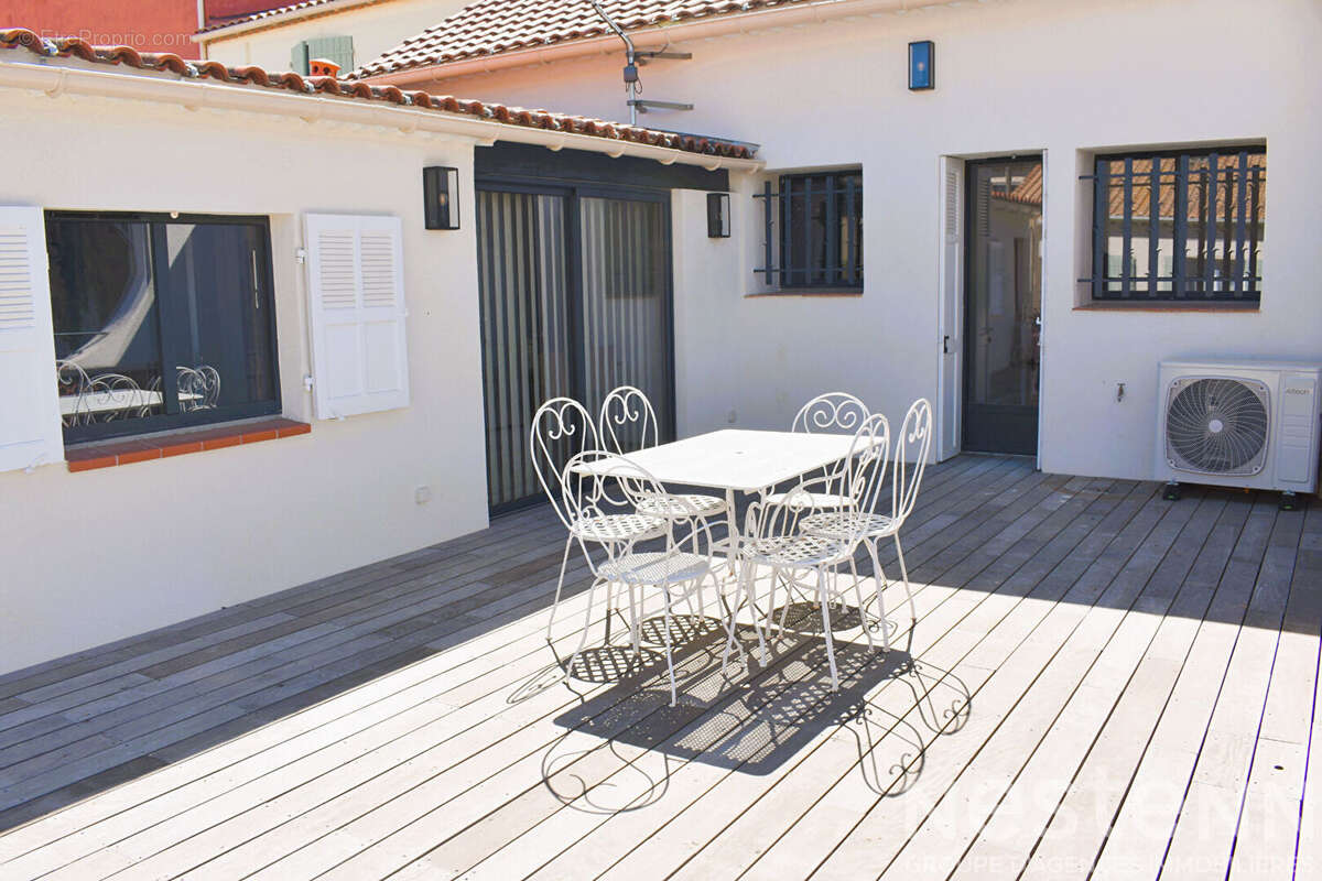 Appartement à LA LONDE-LES-MAURES