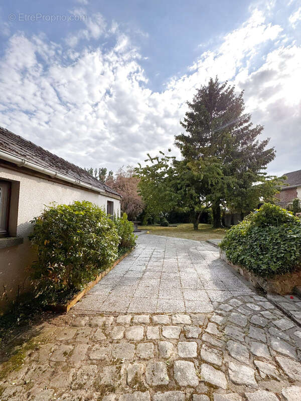 Maison à VILLENEUVE-LES-SABLONS