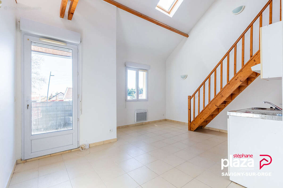 Appartement 3 pièces, 2 chambres, deux stationnements et un balcon - photo 5