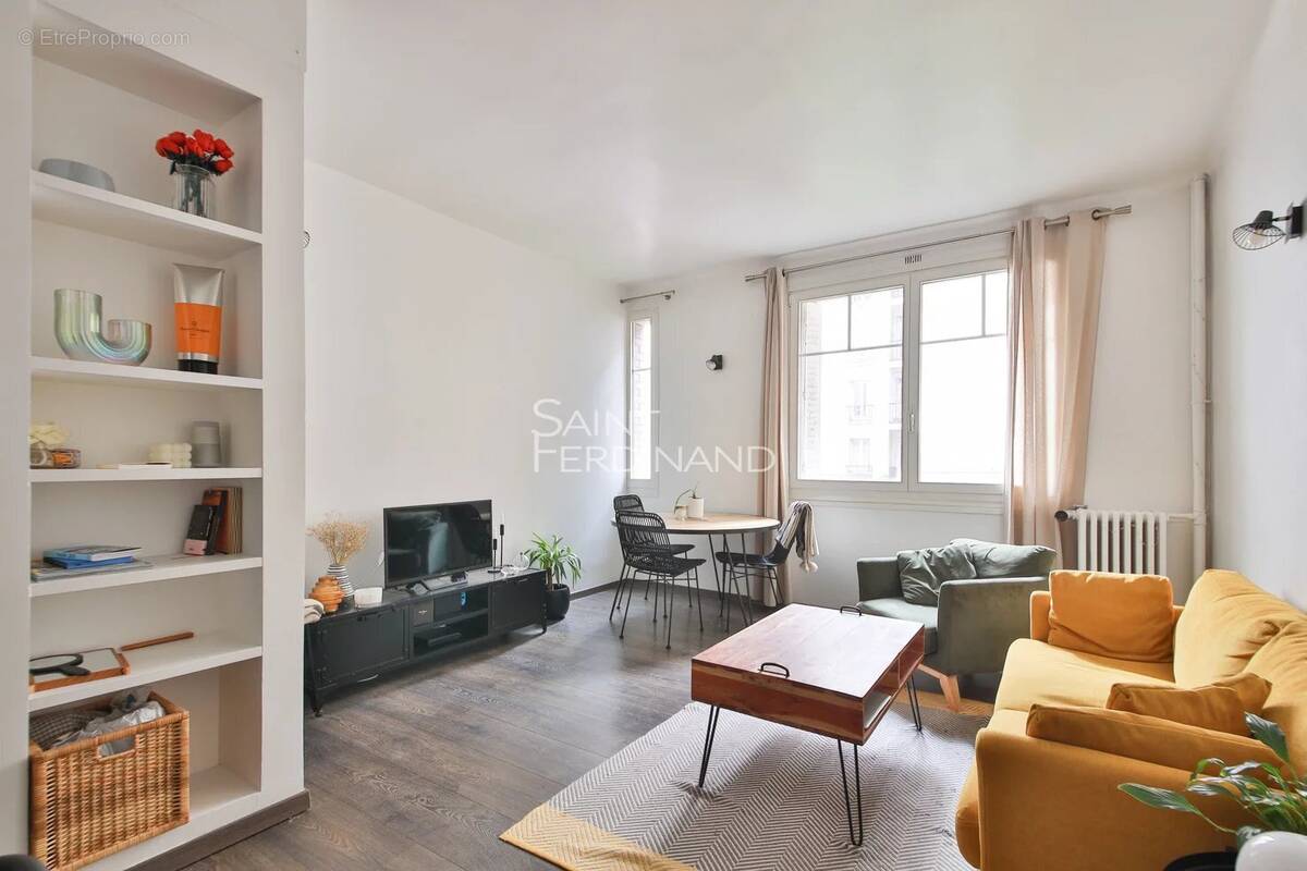 Appartement à PARIS-17E