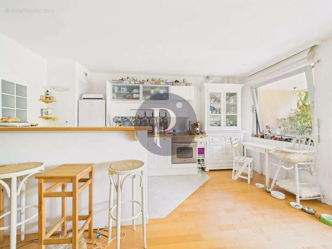 Appartement à VERRIERES-LE-BUISSON