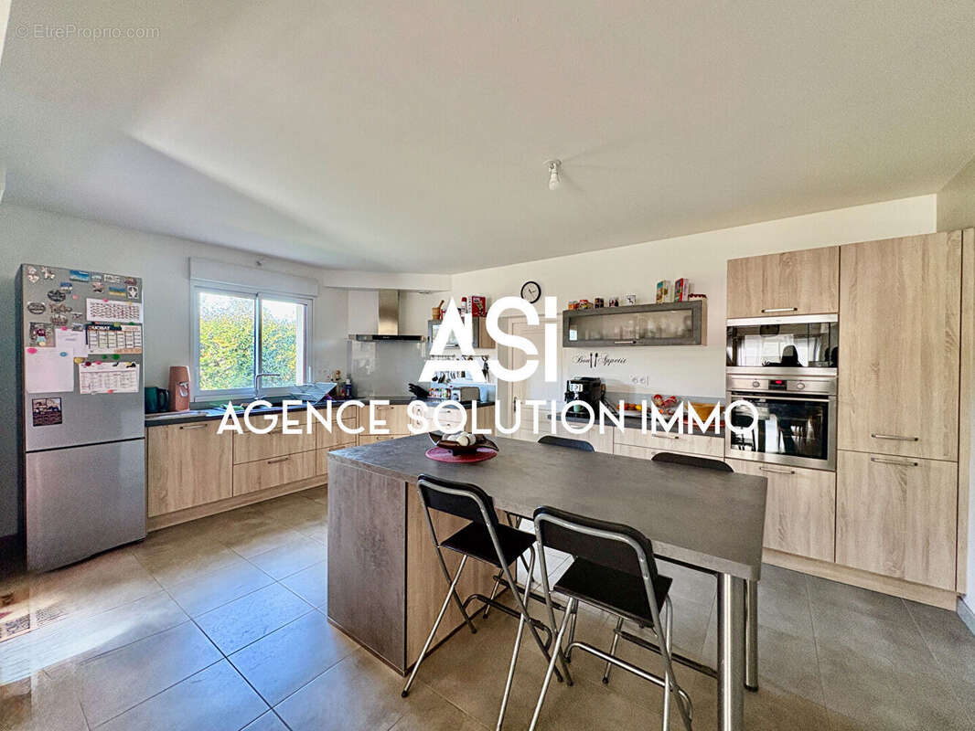 Maison à SAINT-PIERRE-LA-COUR