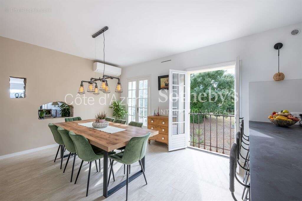 Maison à PEYMEINADE