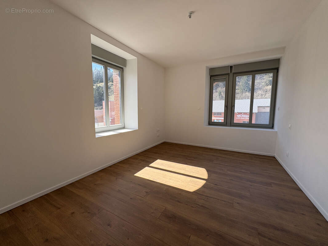Appartement à LA CLUSE-ET-MIJOUX