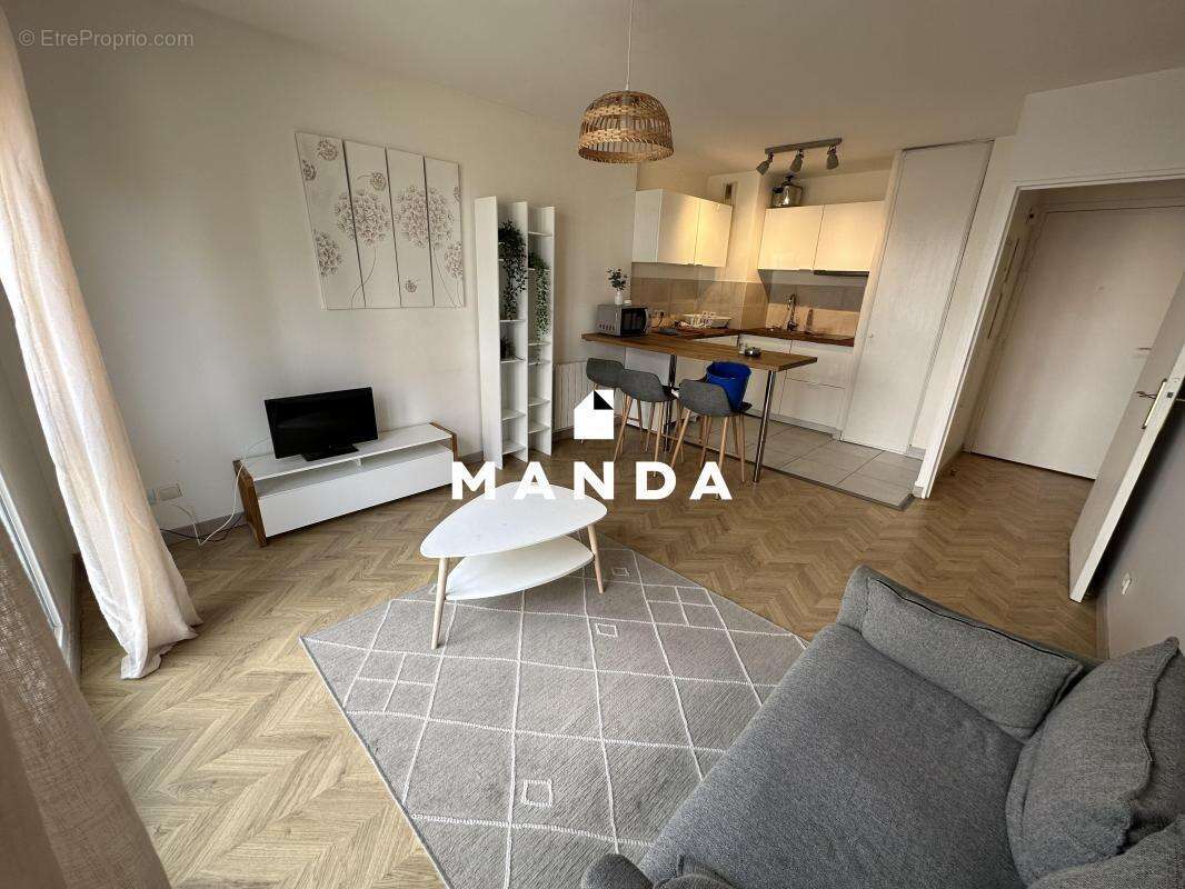 Appartement à CORBEIL-ESSONNES