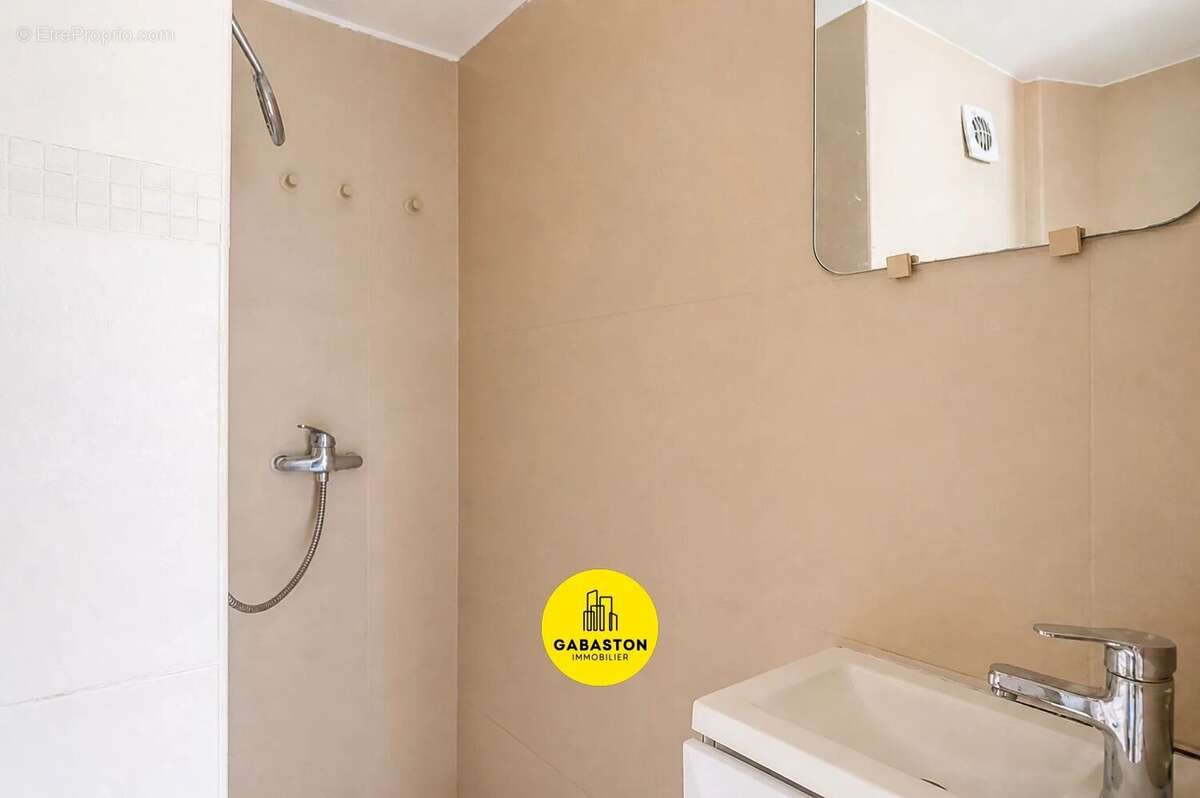 Appartement à MARSEILLE-6E