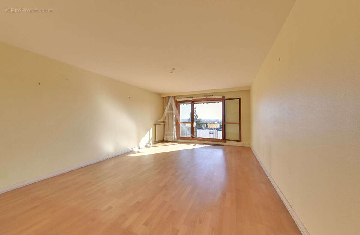 Appartement à NOGENT-SUR-MARNE