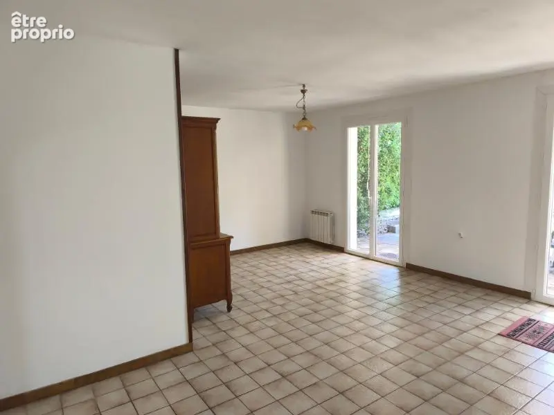 Villa sur sous sol avec 2 terrasses et jardin burlats - photo 8