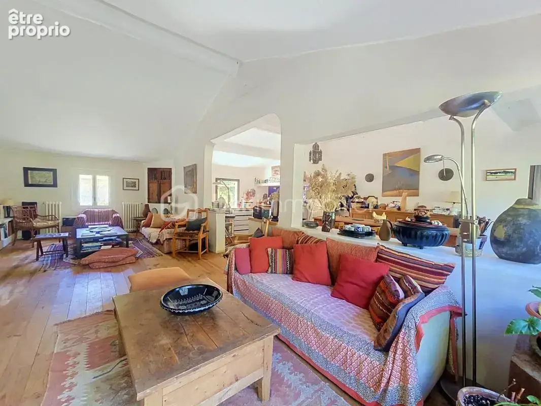 Propriete 4km uzes terrain 5 ha habitation dependances piscine - photo 5