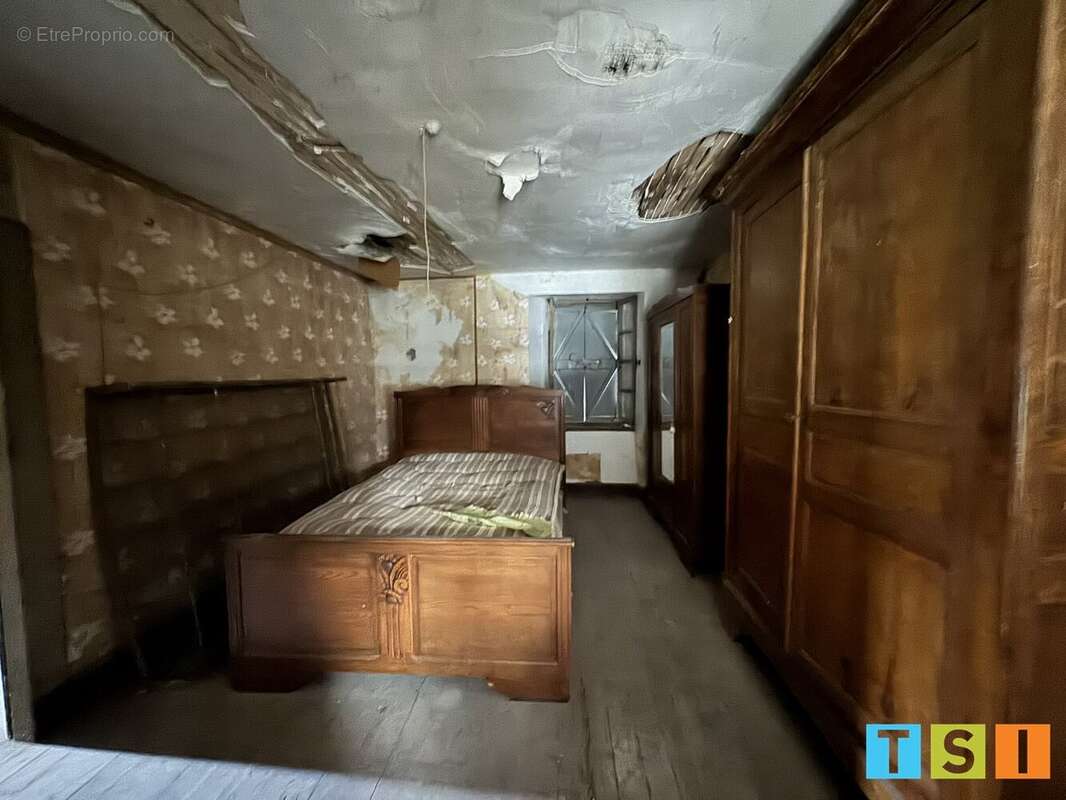 Maison à IZAUT-DE-L'HOTEL