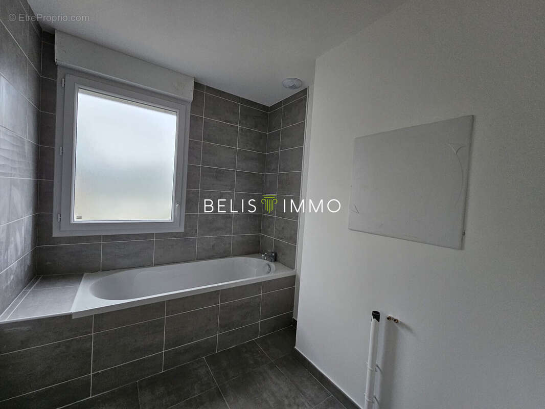 Maison à MONTLOUIS-SUR-LOIRE