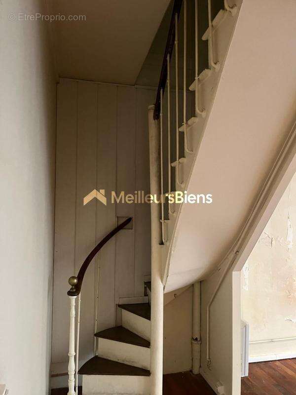 Appartement à PARIS-14E