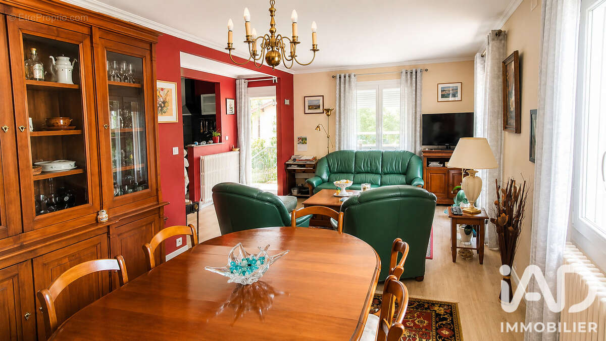 Maison 80 m² à Lons-Le-Saunier  - photo 3