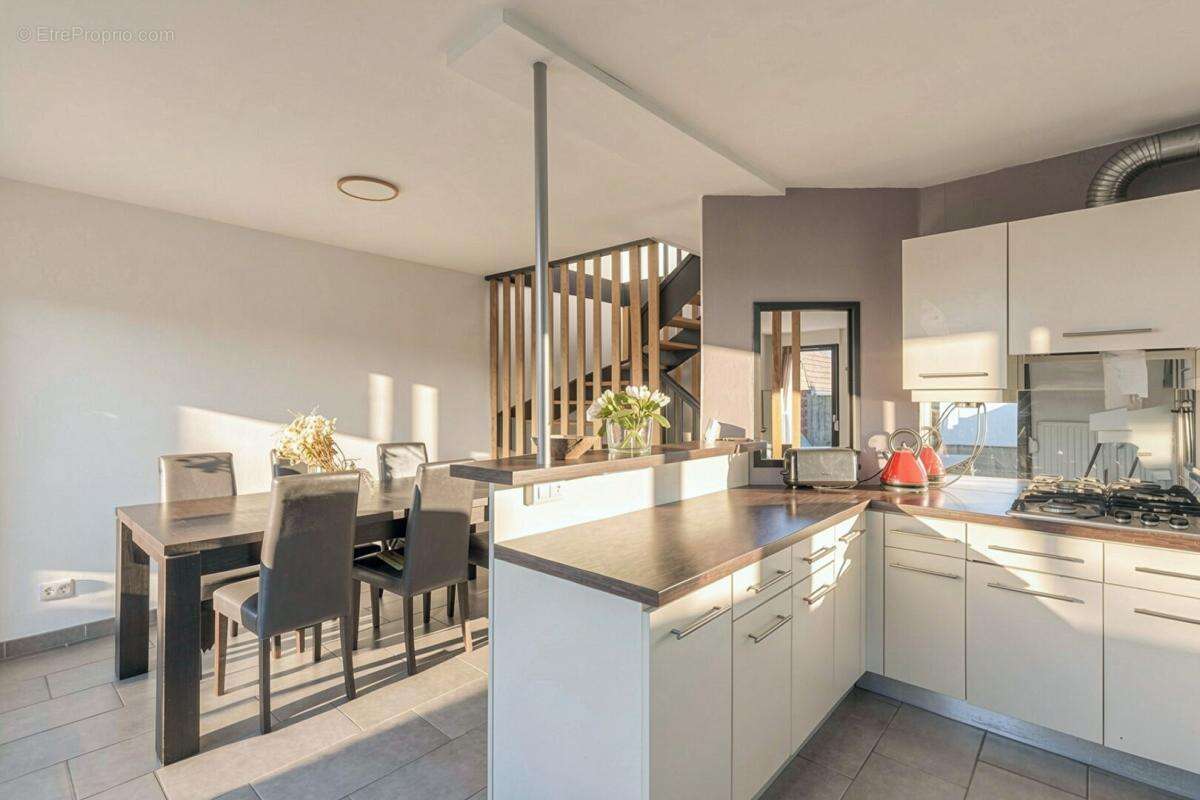 EXCLUSIVITE - Francheville (69) - Maison 5 pièce(s) 111 m2 - photo 2
