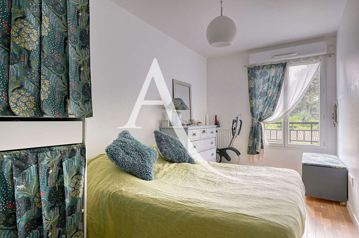Appartement à SAINT-CYR-L'ECOLE