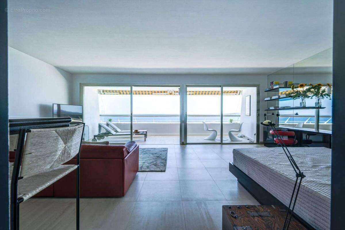 Appartement à VILLENEUVE-LOUBET