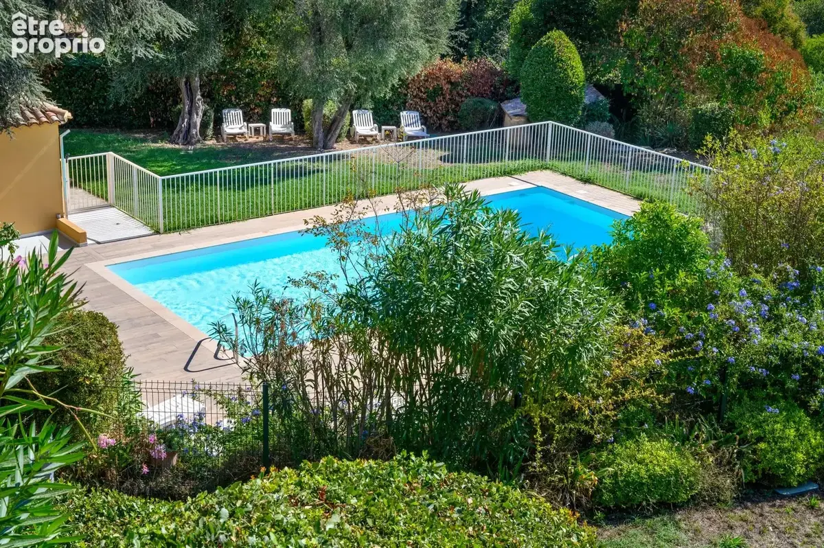 Exclusivité - Roquefort les Pins : Superbe appartement  3 pièces. Grande terrasse, vue mer, piscine, 2 parkings - photo 18