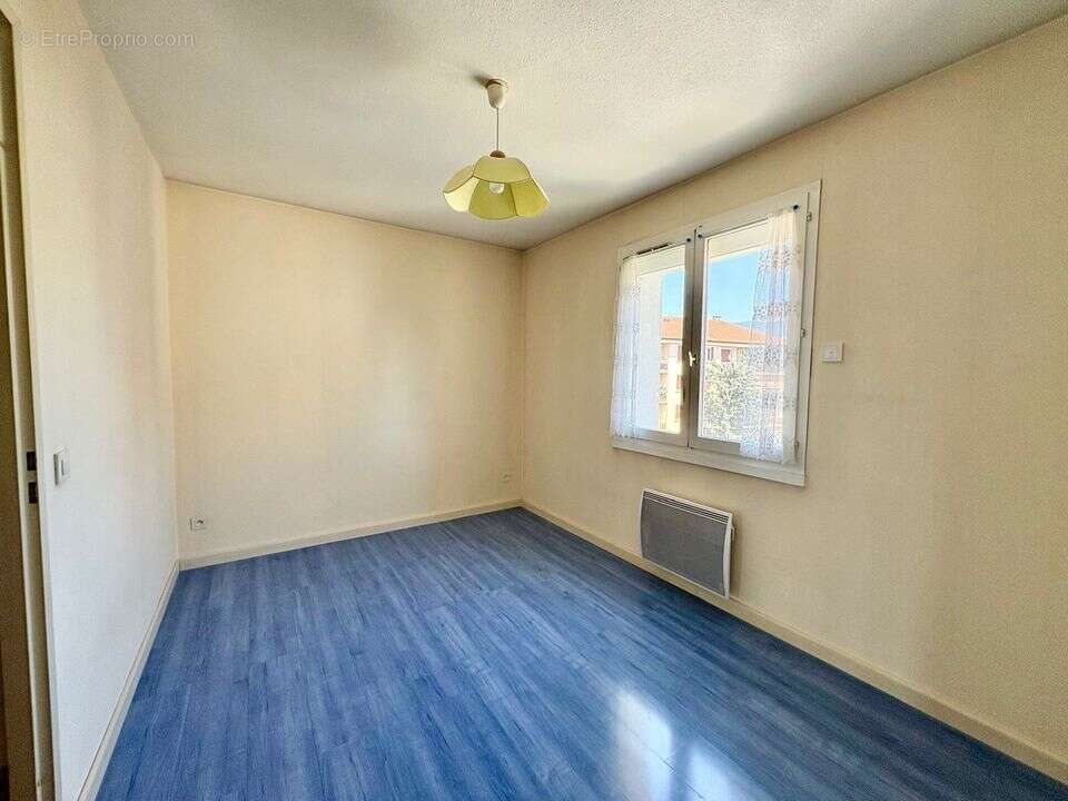 CHAMBRE 1 - Appartement à VILLE-LA-GRAND