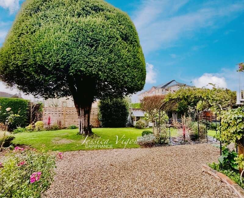 Maison à MONTIVILLIERS