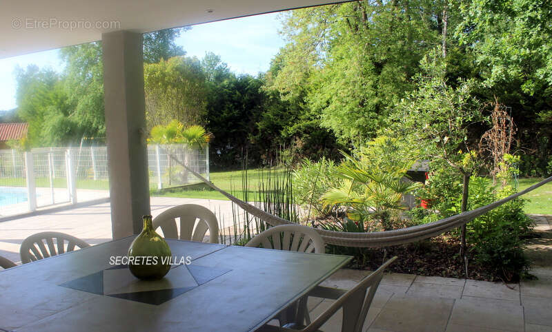 Maison à CAMBLANES-ET-MEYNAC