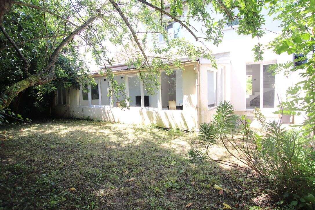 Maison à BOIS-D'ARCY