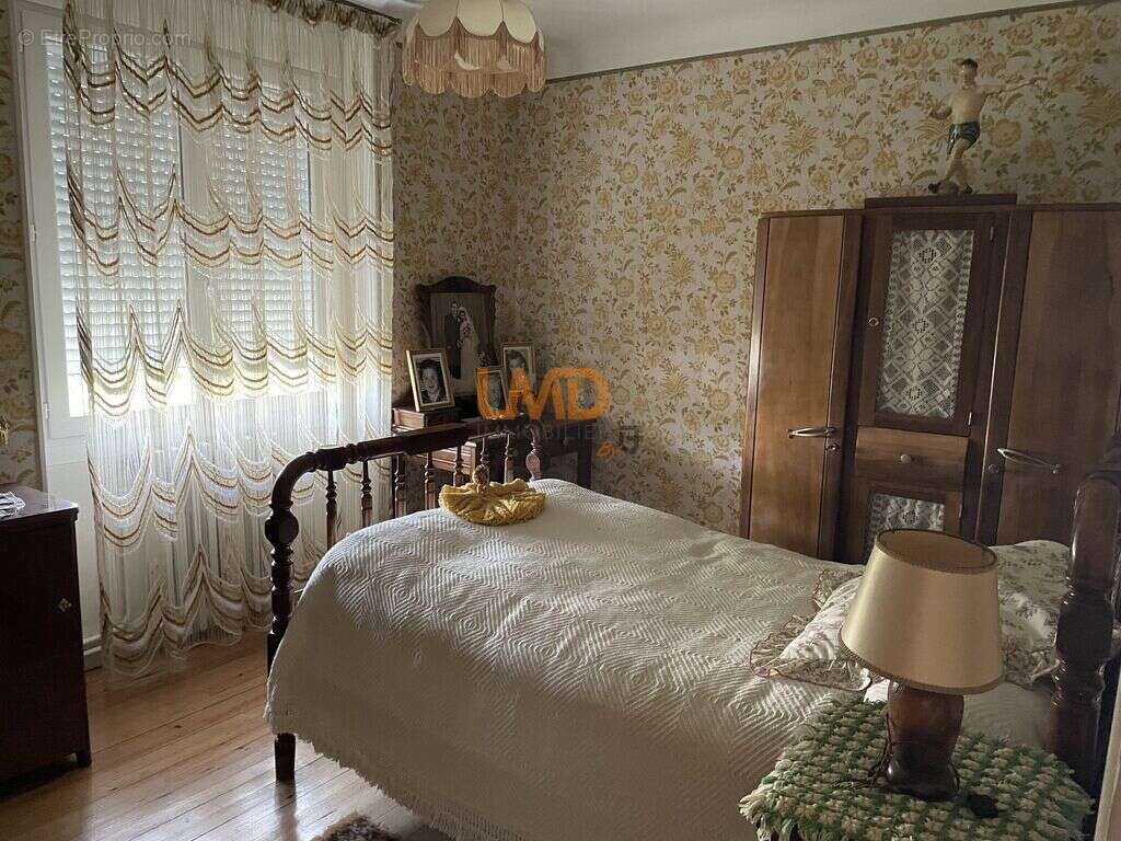 Maison à DECAZEVILLE