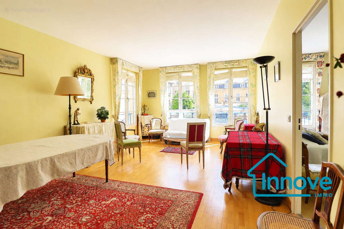 Appartement à VERSAILLES