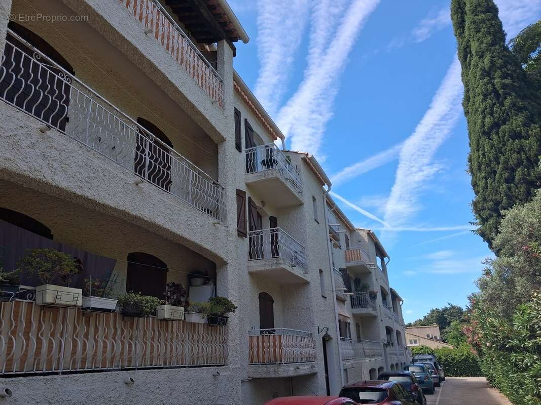 Appartement à SAINT-CYR-SUR-MER