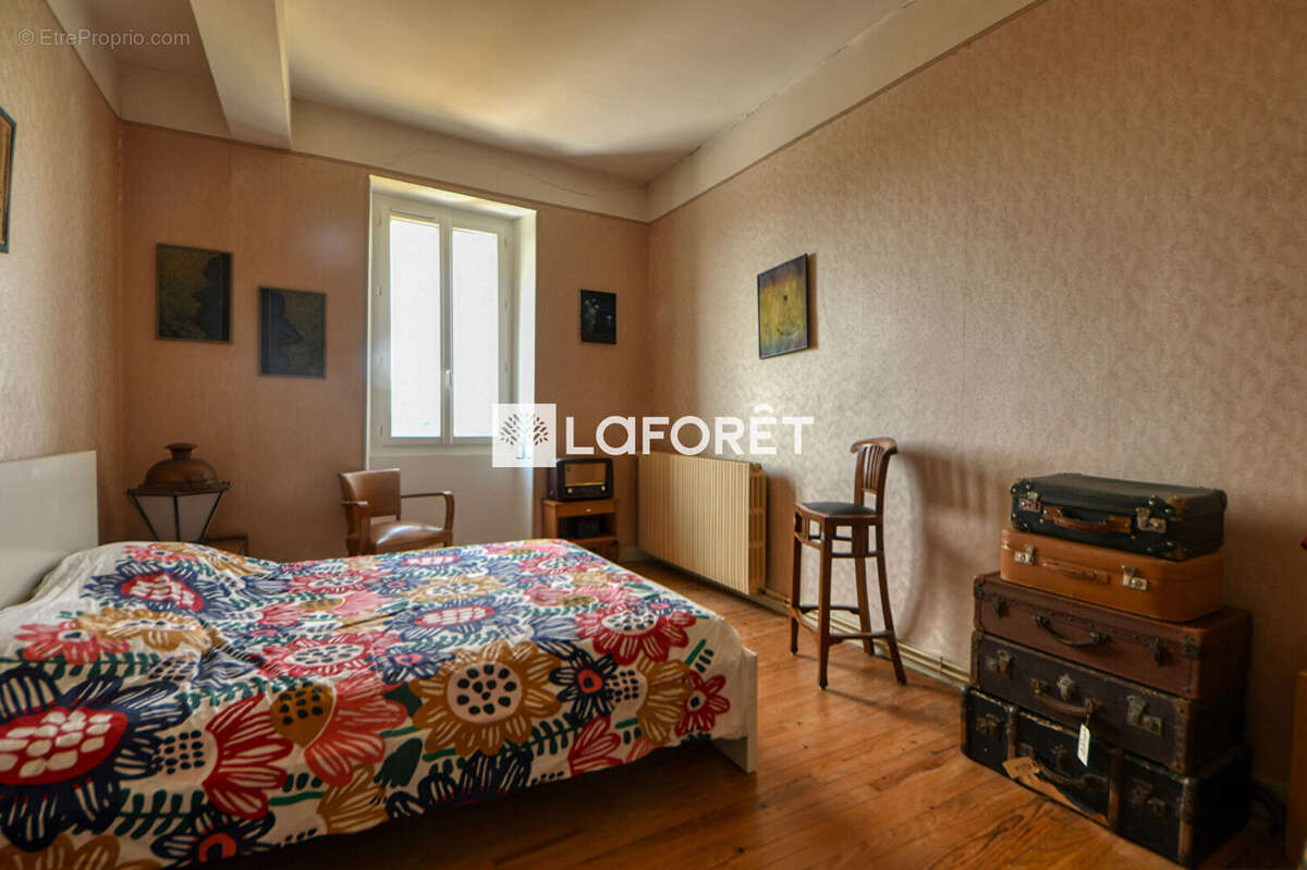 Belle propriété du XVIIème siècle avec charme, volumes et potentiel exceptionnel à vendre à Gaillac - photo 10