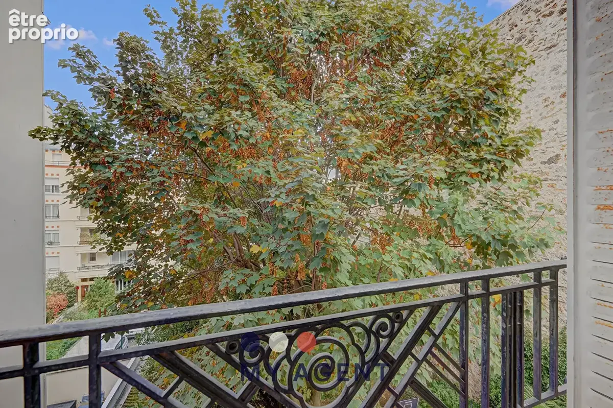 Coeur de Suresnes, 2 pièces traversant en parfait état, vue sur les arbres - photo 4