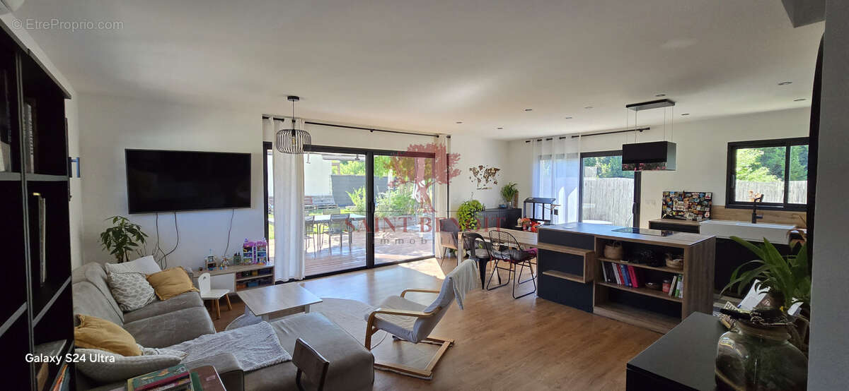 A VENDRE - A SAINT DREZERY - VILLA RECENTE de TYPE T5 de 110m2 avec garage jardin et piscine - photo 8