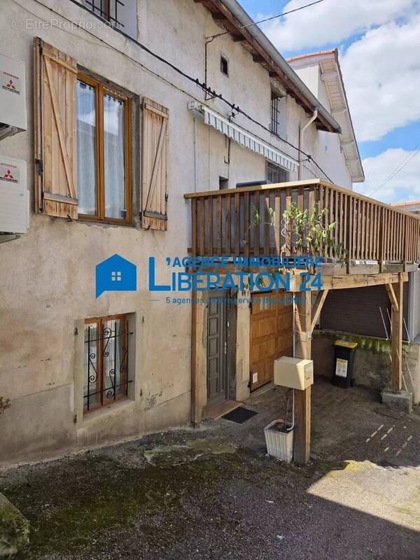 Appartement à SAINT-PAUL-EN-JAREZ