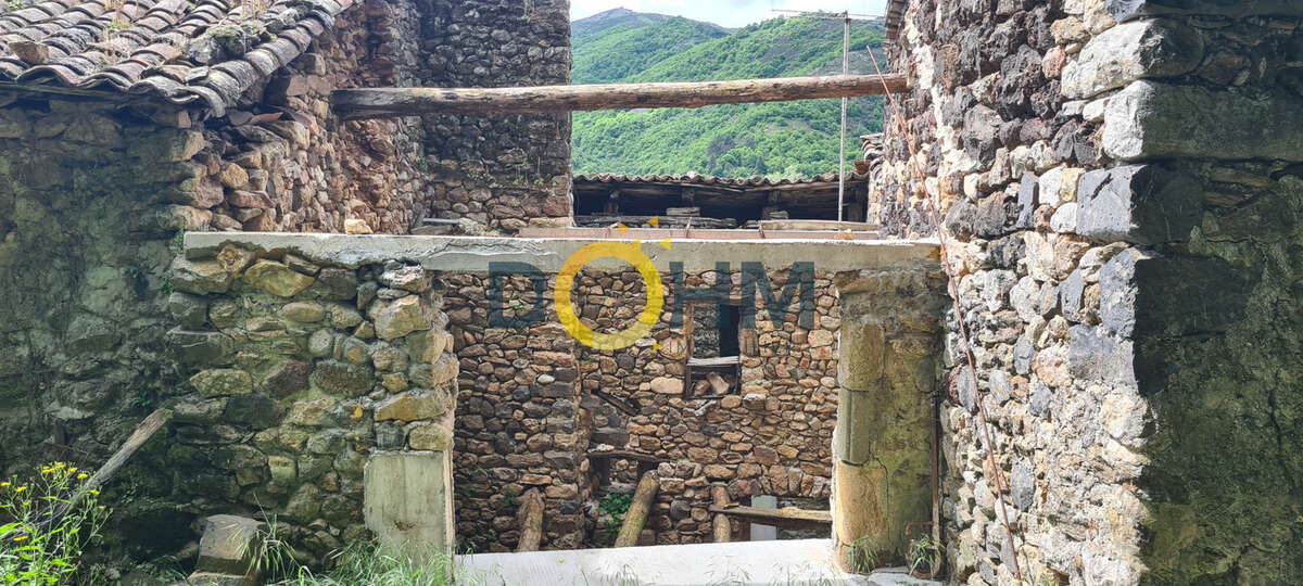 Maison de hameau avec 4152m2 de terrain - photo 15
