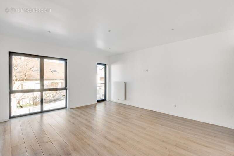Maison d’architecte 220 m2 - 5 chambres - lumineuse - terrasse panoramique 40 m2 – jardin 310 m2 - garage - photo 8