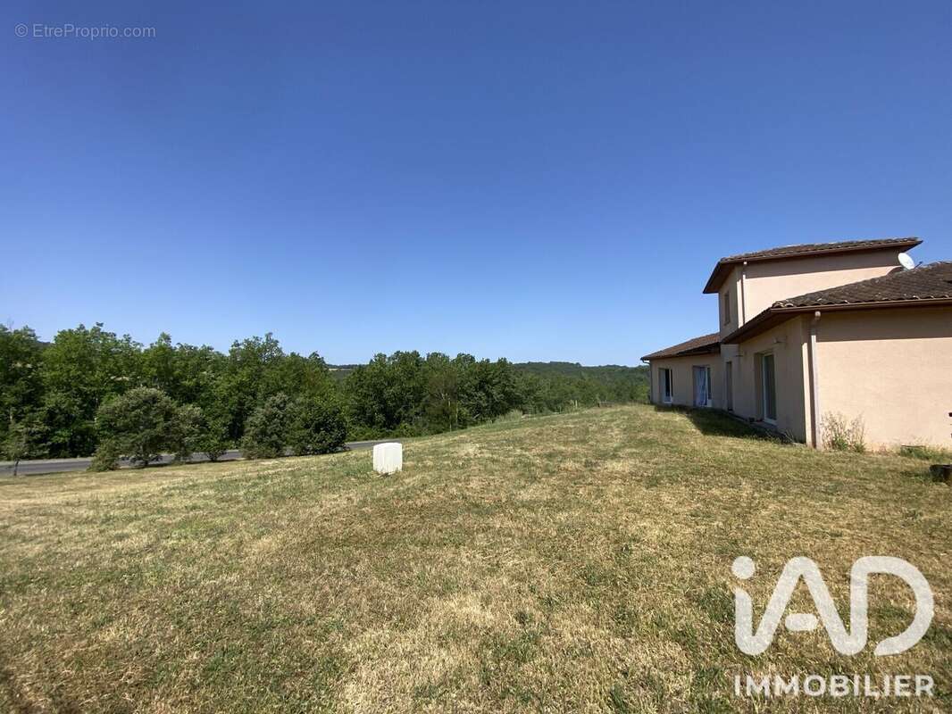 Maison 175 m² à Saint-Cybranet  - photo 6