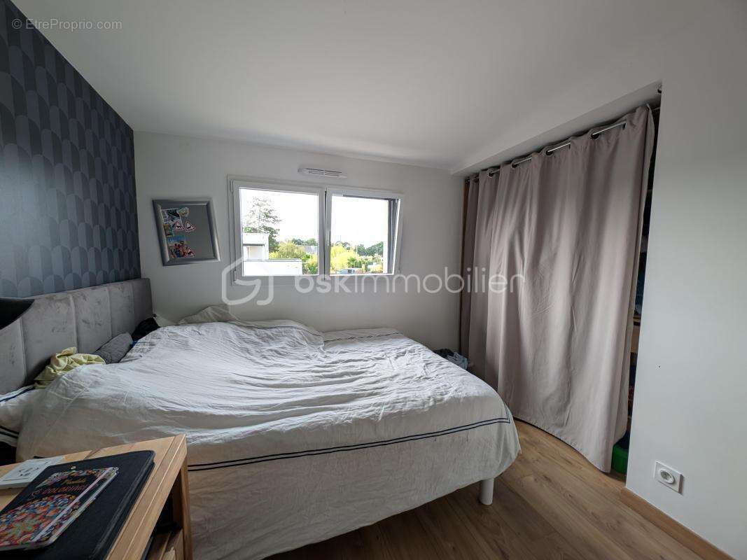 Aux portes de Rennes, à seulement 5 minutes du centre de Cesson-Sévigné, laissez-vous séduire par cette magnifique maison contem - photo 18