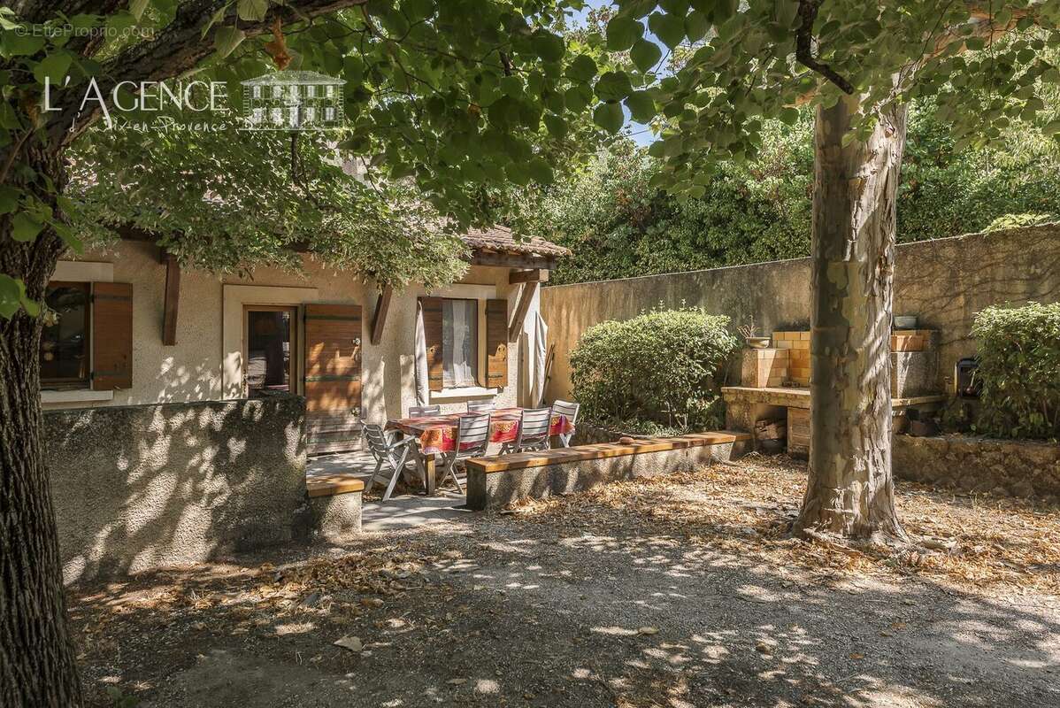 Maison 92 m² à Aix-En-Provence  - photo 3