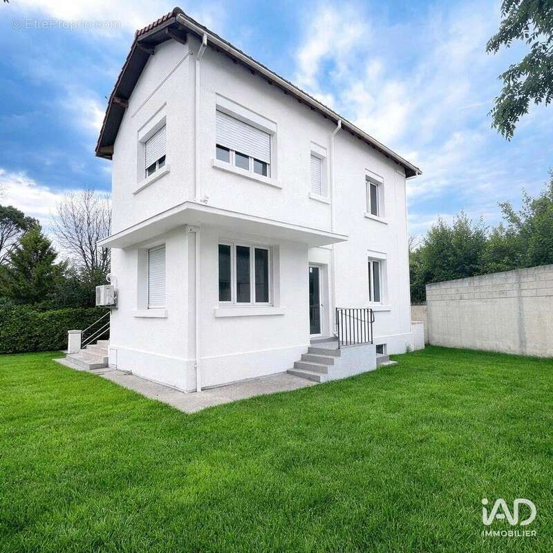 Photo 2 - Maison à MARSEILLE-12E