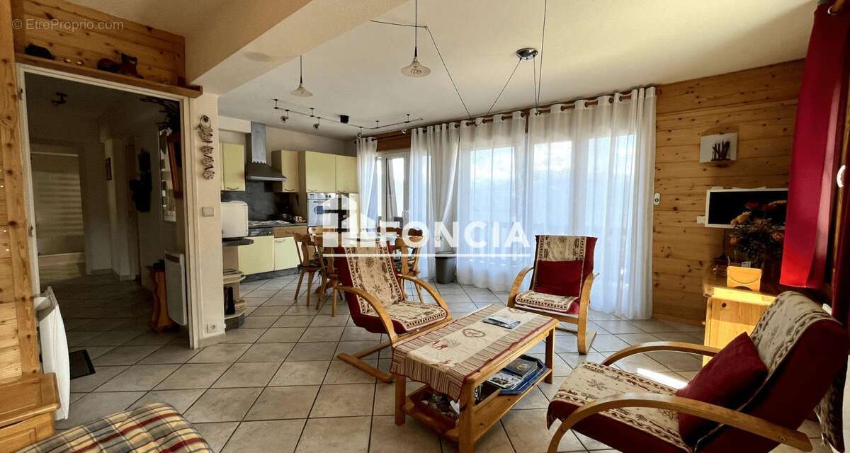 Appartement à LA LECHERE