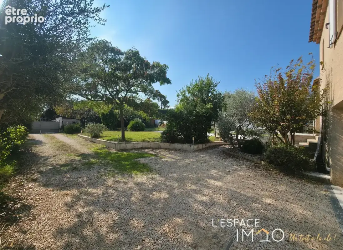 Maison familiale avec piscine et beau terrain - photo 2