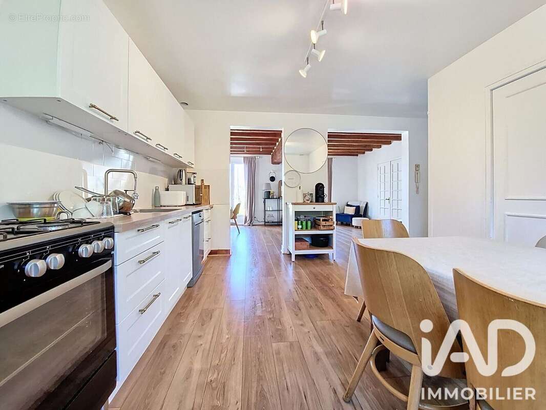 Maison 160 m² à Saint-Maurice-Sur-Aveyron  - photo 3