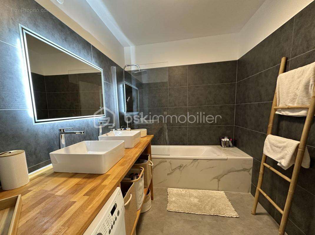 Appartement à VENCE