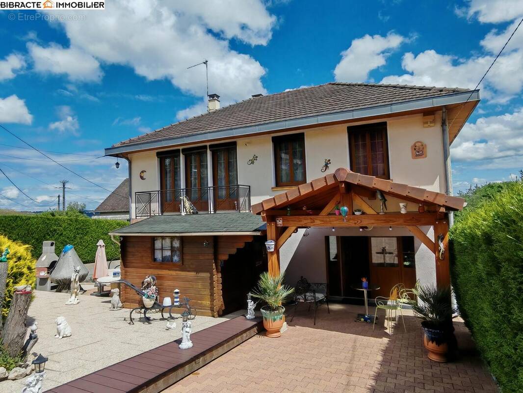 Maison à LUZY