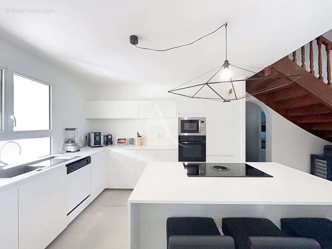 Maison à BRUGUIERES