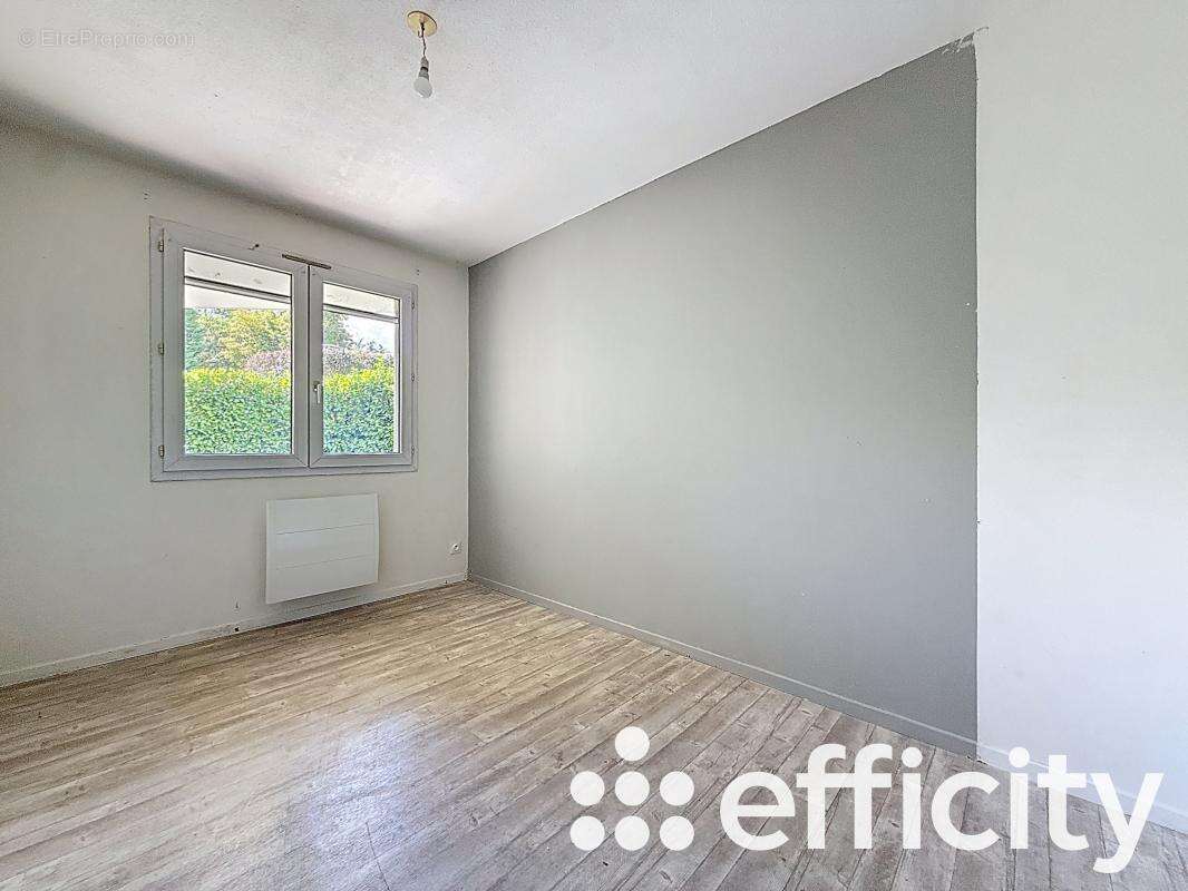 Appartement à SAINT-GENIS-LAVAL