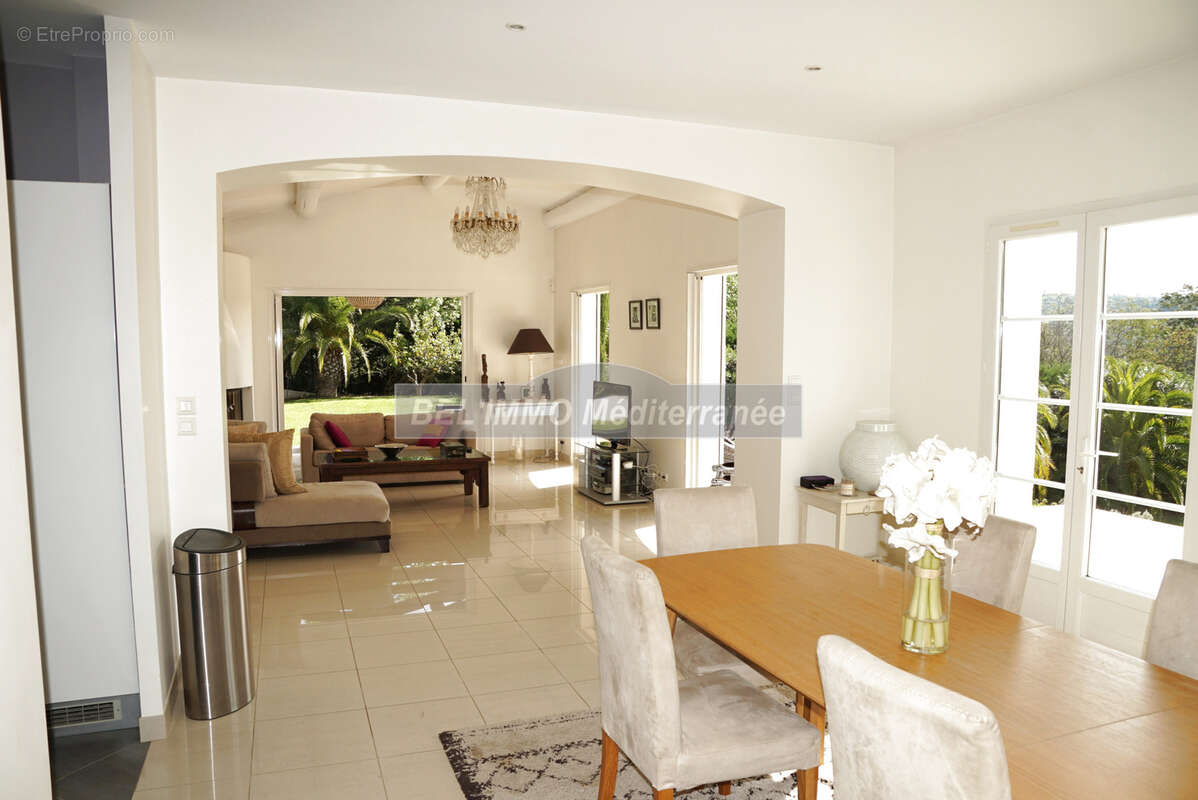 Propriété de 200 m2, piscine, terrain de 4000 m2 - photo 13