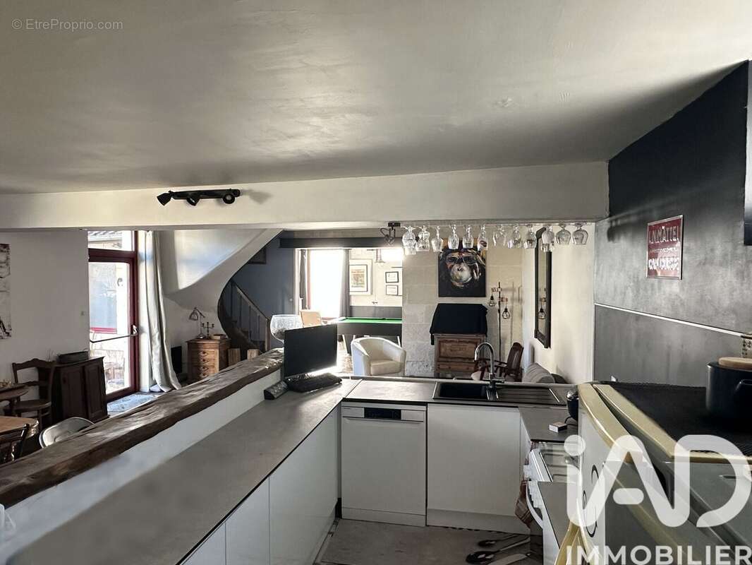 Maison 165 m² à Fontguenand  - photo 4