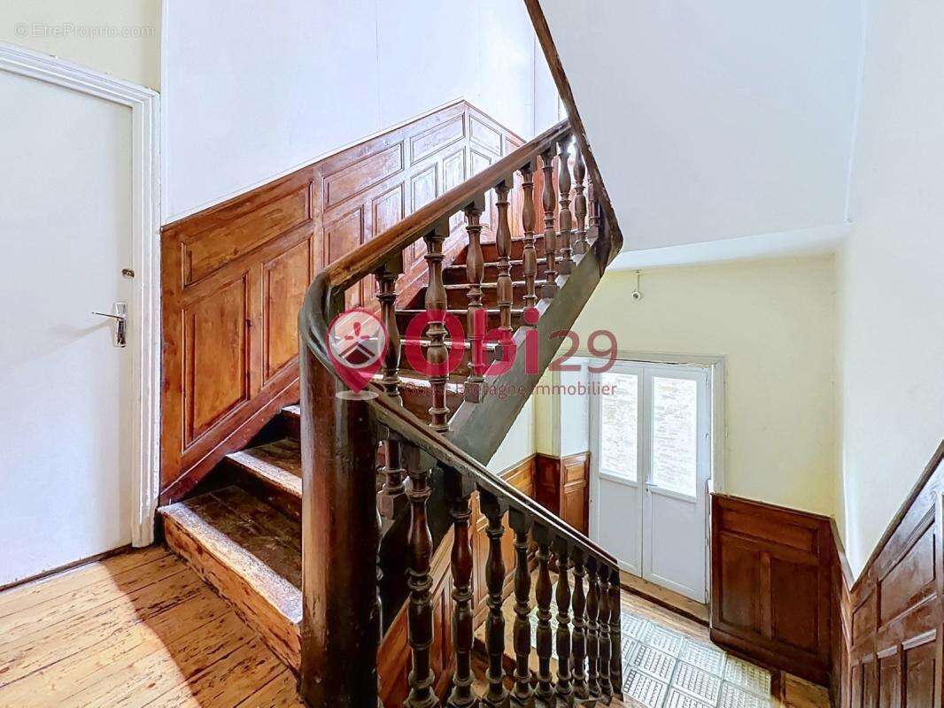 Appartement T4 de 100 m² – Centre-ville de Châteaulin - photo 9